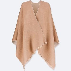 NWOT two tone Uniqlo wrap / blanket scarf